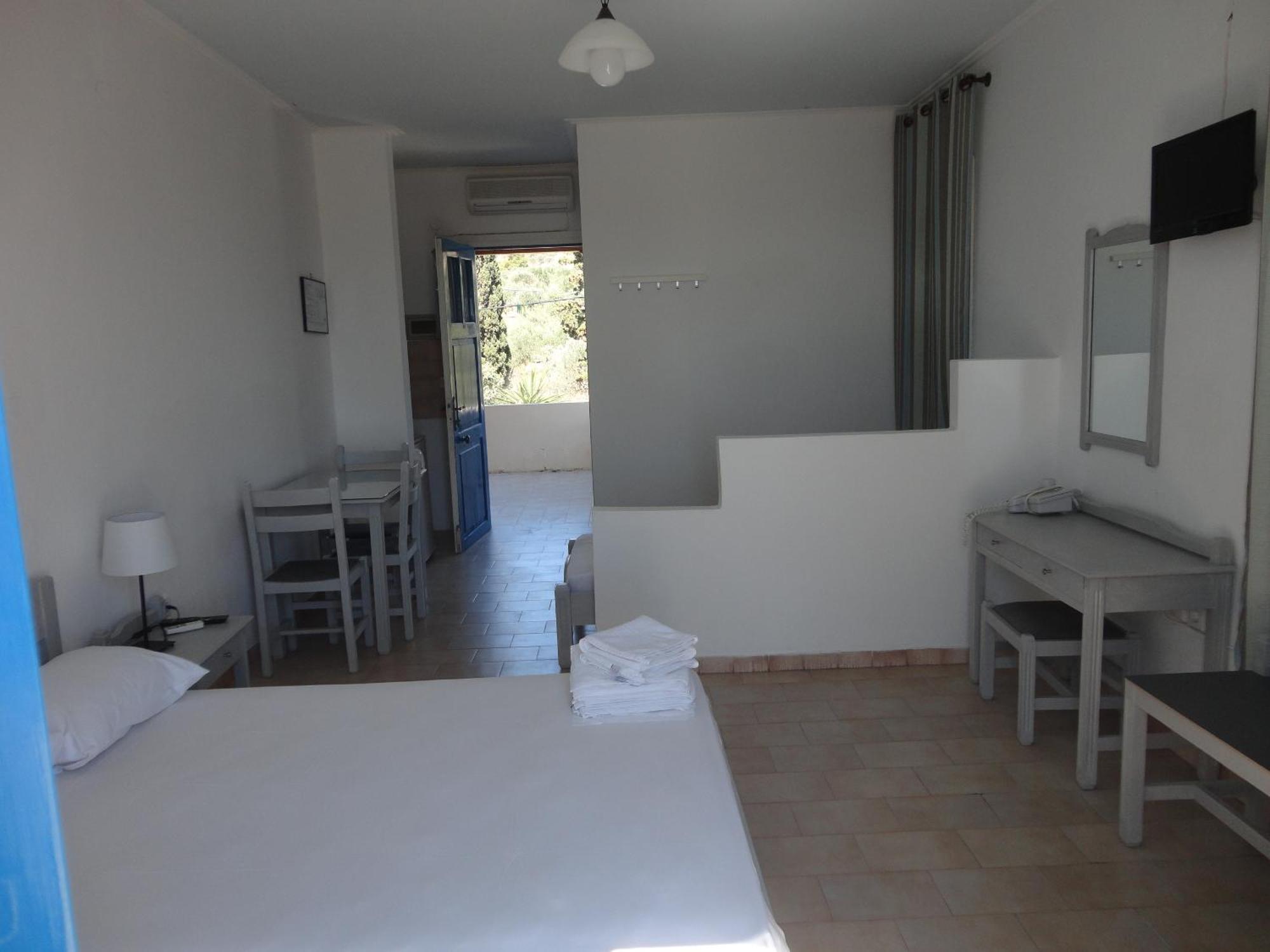 Lianos Hotel Apartments Σπέτσες Εξωτερικό φωτογραφία